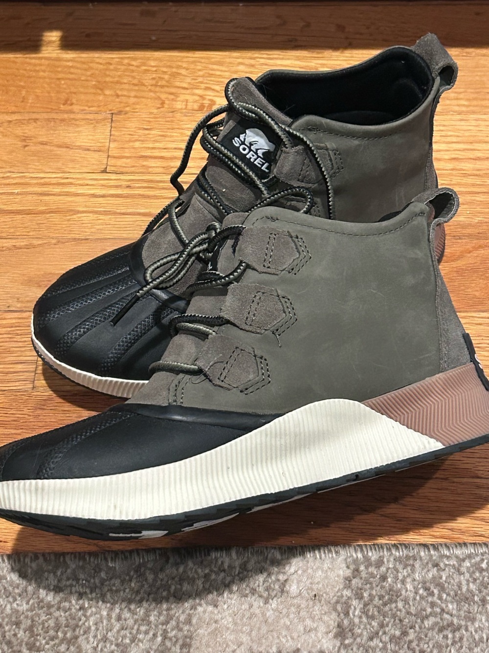 Sorel Olive Out n About Lace-Up Hybrid Boots